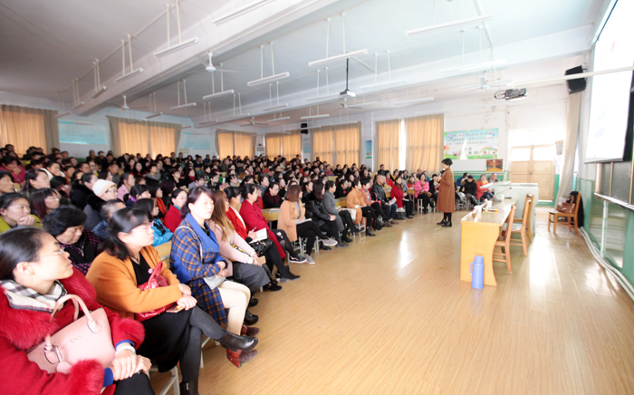煙臺市教科院專家走進海陽新元小學3.jpg