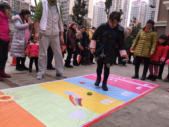 八面玲瓏開門紅-跳房子.jpg