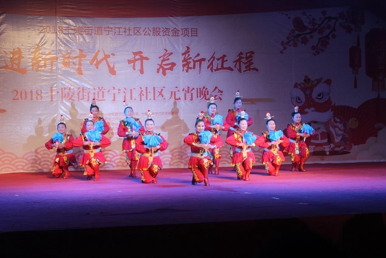 老年學(xué)習(xí)型團隊舞蹈《花木蘭》.jpg