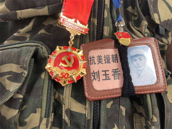 北侖區(qū)春曉成校昆亭村假日學(xué)校：紫藤花下的“兵爺爺故事會”(2).jpg