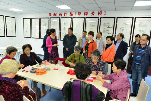 省教育廳副廳長解平調(diào)研廬陽區(qū)社區(qū)教育工作2.jpg