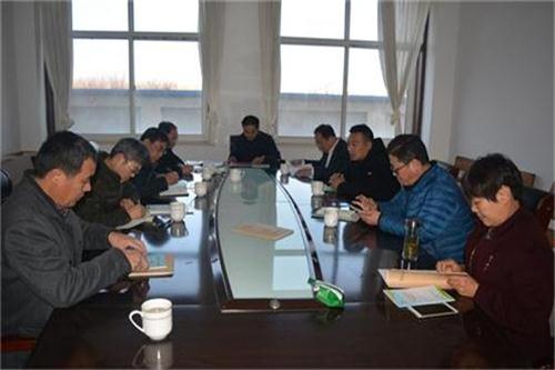 五蓮縣戶部農技校候校長、潮河社區(qū)教育中心董校長介紹成功經(jīng)驗和做法.jpg
