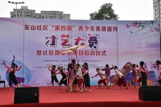 群舞表演.jpg
