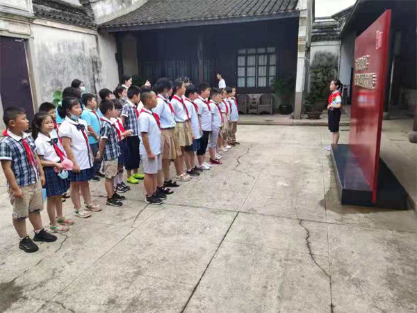 北侖區(qū)三維培訓(xùn)學(xué)校柴橋分校區(qū)開展紅領(lǐng)巾學(xué)黨史活動(2).jpg