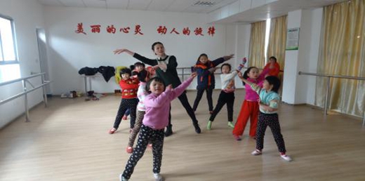 社區(qū)少年宮：舞蹈教學.jpg