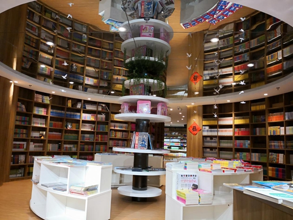 蘆淞區(qū)快樂閱讀體驗(yàn)基地方唯書店的一角_副本.jpg