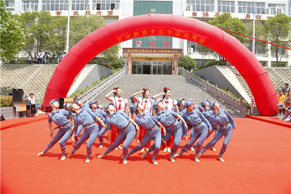 2021年5月11日-12日新密市職教中心第九屆技能節(jié)在各專業(yè)部的精心準備下隆重舉行.jpg