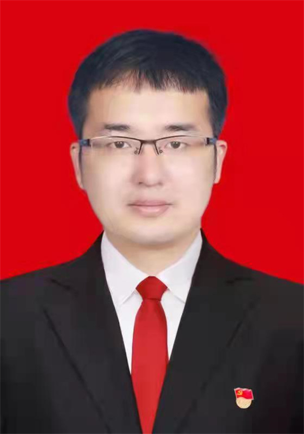 3新密市金鳳路小學黨員志愿者李星帥老師.jpg
