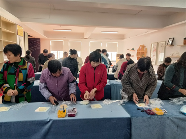 學(xué)習(xí)烘焙中 (4).jpg