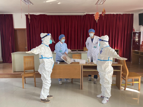 北侖區(qū)春曉成校積極參與抗疫核酸檢測采樣培訓(xùn)_ABC看圖.jpg