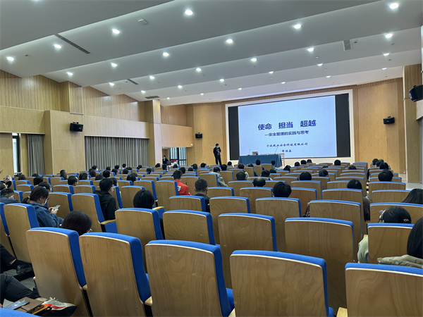 北侖區(qū)春曉成校舉辦“消防安全月”安全生產(chǎn)專題培訓班.jpg