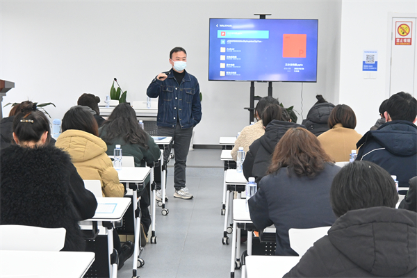 戚家山成校：學攝影知識 強實踐技能-1.JPG