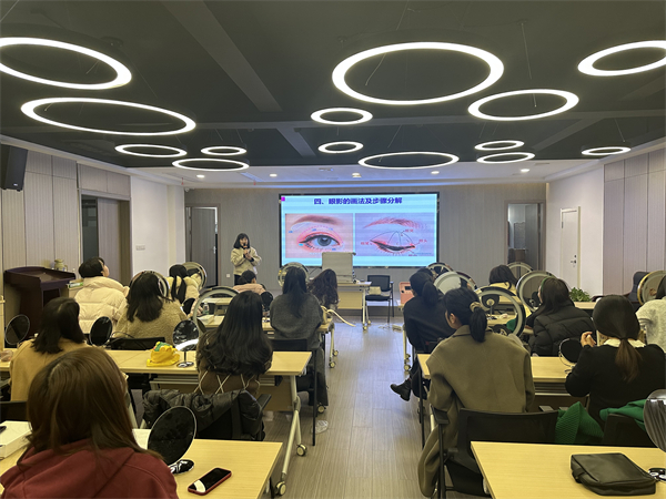 戚家山成校助力“寶媽加油站”聚焦需求助婦女發(fā)展-1.jpg