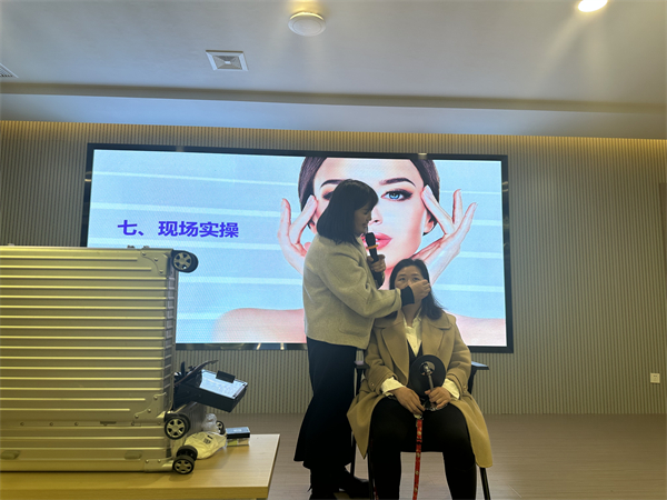 戚家山成校助力“寶媽加油站”聚焦需求助婦女發(fā)展-2.jpg