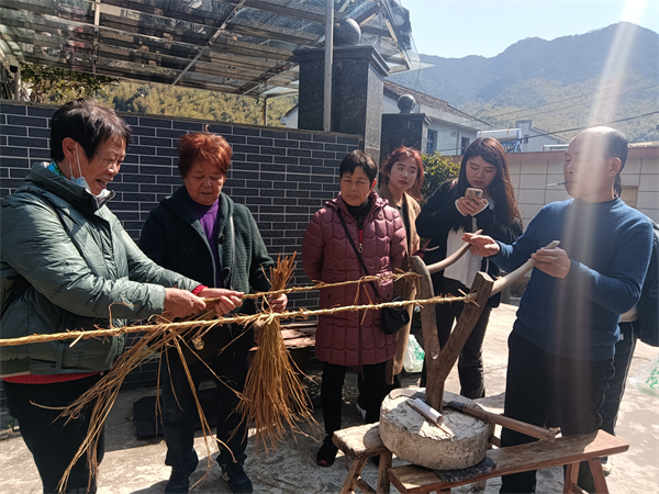 “迎亞運(yùn)，體驗(yàn)非遺，展巾幗風(fēng)采”春季踏青活動 (2).jpg