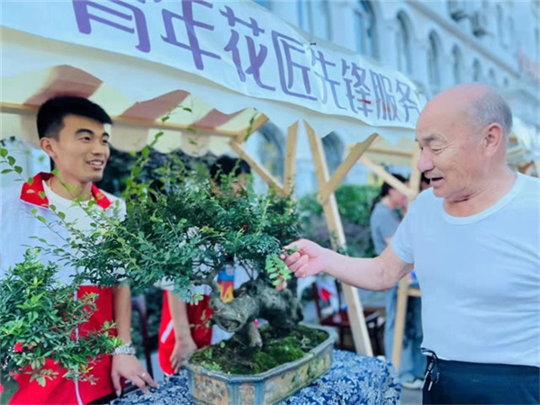 精品種植、電商銷售，柴橋“花二代”助力“美麗經(jīng)濟”邁入2.0時代.jpg