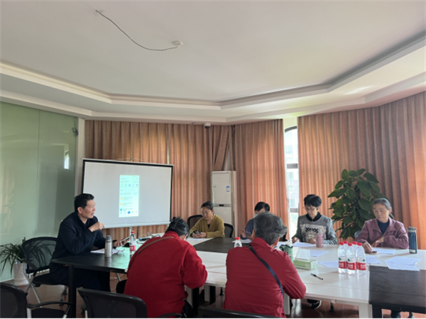 北侖區(qū)春曉成校、洋沙山社區(qū)聯(lián)合舉辦“老有所E 智享生活”智能手機(jī)第三期培訓(xùn)班.png