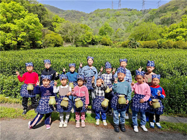 柴橋成校開(kāi)展茶山課堂4.jpg