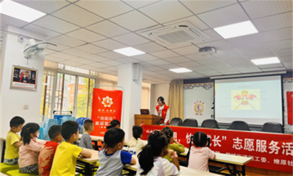 四川成都：溫江區(qū)柳城街道社區(qū)學(xué)校聯(lián)合燎原社區(qū)開展“走進國學(xué)傳承文化”紙鳶DIY主題活動672.png
