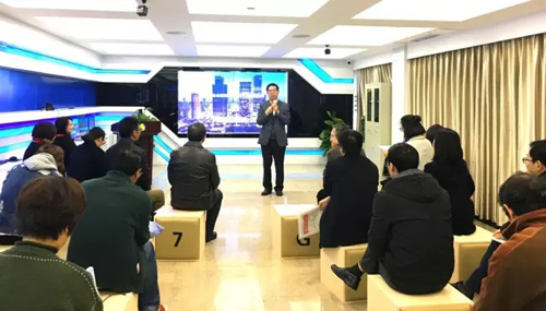 教育部社區(qū)教育研究培訓(xùn)中心常務(wù)副主任周延軍總結(jié)發(fā)言。.jpg