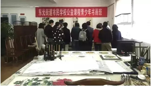 記者團(tuán)參觀錦江區(qū)東光街道市民學(xué)習(xí)中心。.jpg