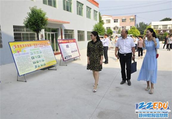 到大隗鎮(zhèn)社區(qū)學(xué)校觀摩調(diào)研.jpg