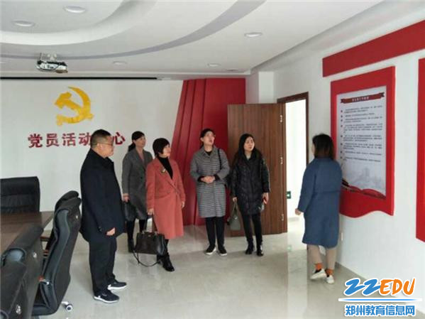 深入社區(qū)教育基地進(jìn)行年度檢查.jpg