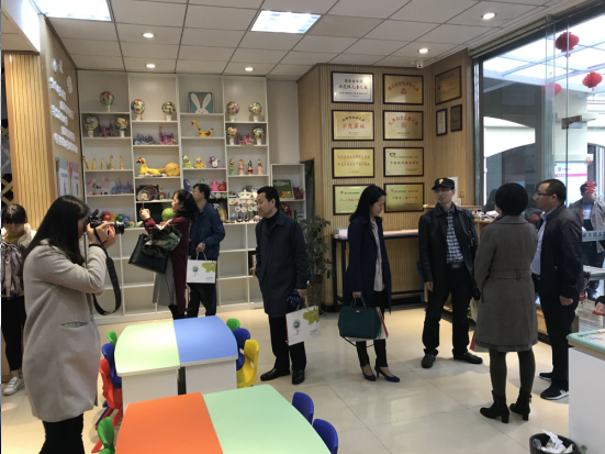 與會專家赴雙流區(qū)考察.jpg