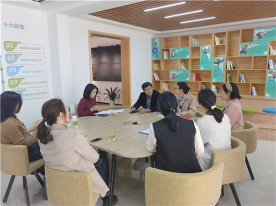 驗(yàn)收柴橋街道社區(qū)教育進(jìn)文化禮堂（文化家園）重點(diǎn)培育項(xiàng)目和學(xué)習(xí)共同體創(chuàng)建工作 (2).jpg