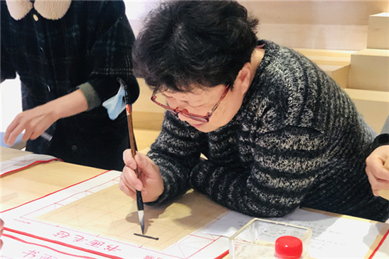 追憶百年歷史 譜寫文化新篇——巖河社區(qū)舉辦喜迎建黨100周年活動(dòng) (2).jpg