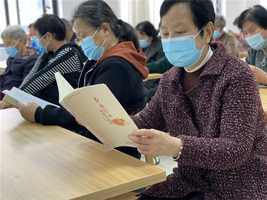 世界讀書(shū)日讀黨史2.jpg