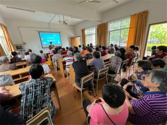 開展預防登革熱知識講座.jpg