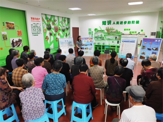 氣象科普進社區(qū) 防災減災入民心.jpg