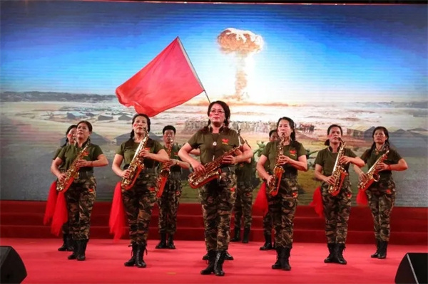 《英雄贊歌》.jpg