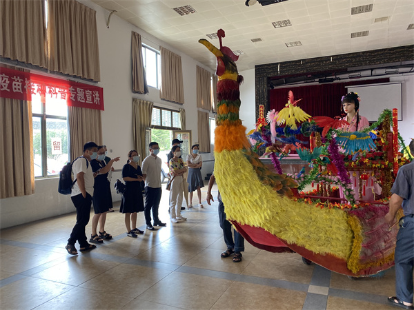 北侖區(qū)春曉街道慈岙紗船項目接受市非遺“三位一體”評估.jpg