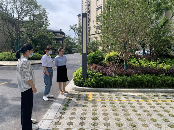 北侖區(qū)春曉街道明月湖社區(qū)：推進(jìn)居民新小區(qū)垃圾投放點(diǎn)位優(yōu)化.jpg