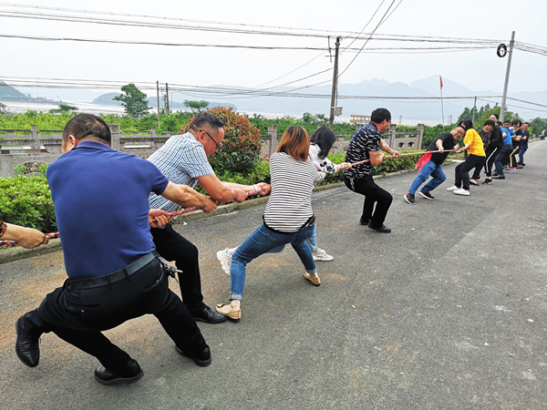 北侖區(qū)春曉成校與慈岙村聯合工會聯合組織開展駐村企業(yè)職工戶外素質拓展活動_副本.jpg
